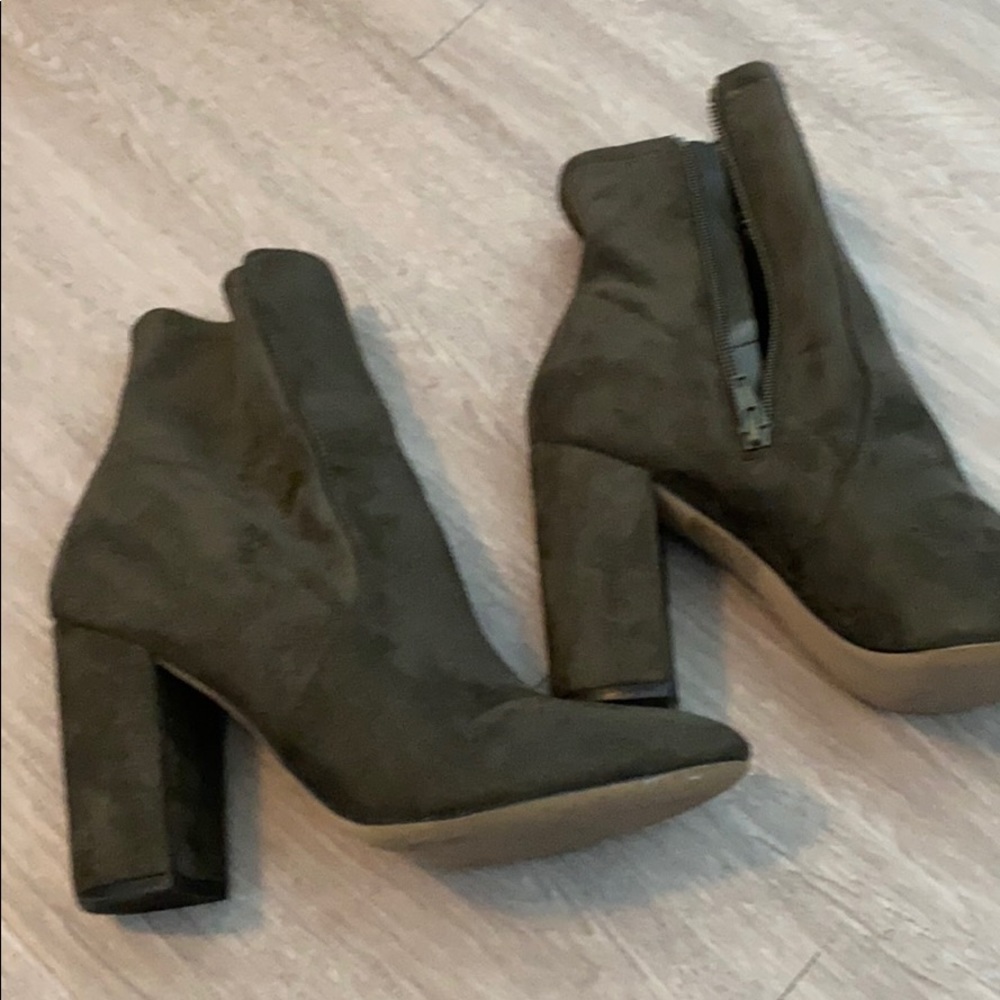 Boots - Picture 4 of 4